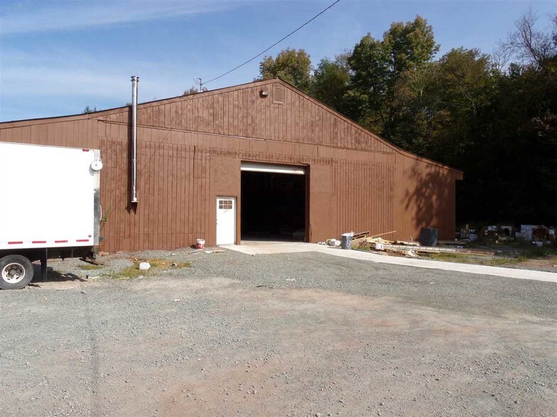 290 Jeffersonville North Branch Rd, Jeffersonville, NY à louer - Photo du bâtiment - Image 2 de 31