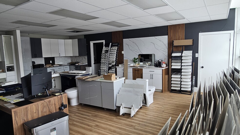 8849/53 63 Avenue NW, Edmonton, AB for lease - Building Photo - Image 3 of 10