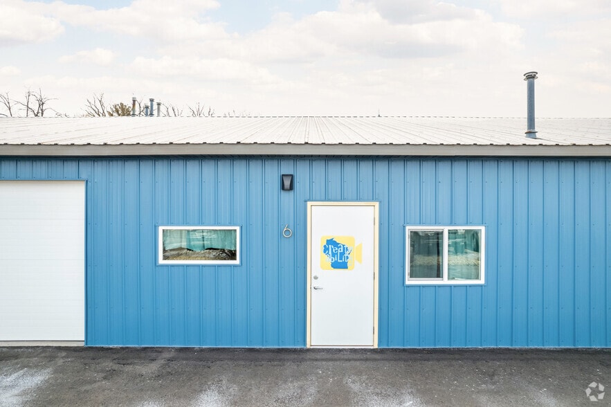 4510 Femrite Dr, Madison, WI à louer - Photo du bâtiment - Image 3 de 8