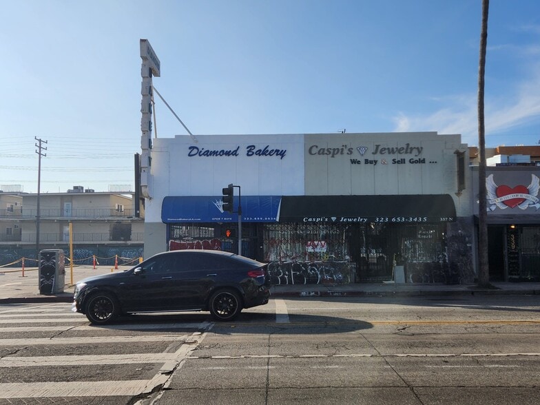 337 N Fairfax Ave, Los Angeles, CA for sale - Building Photo - Image 3 of 15