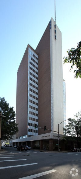 323 Center St, Little Rock, AR for sale - Building Photo - Image 3 of 8