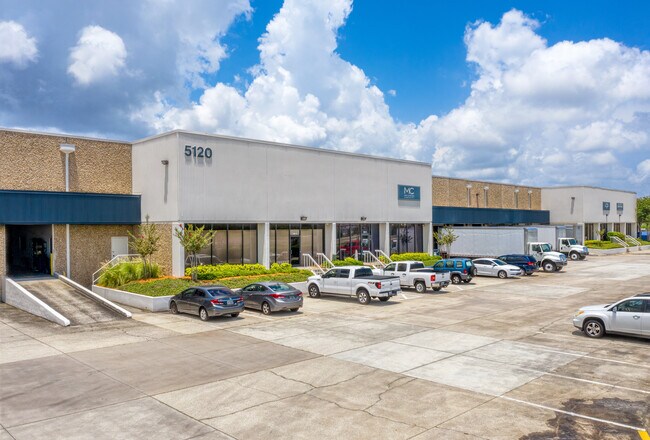 Plus de détails pour 5120 E Adamo Dr, Tampa, FL - Industriel à louer