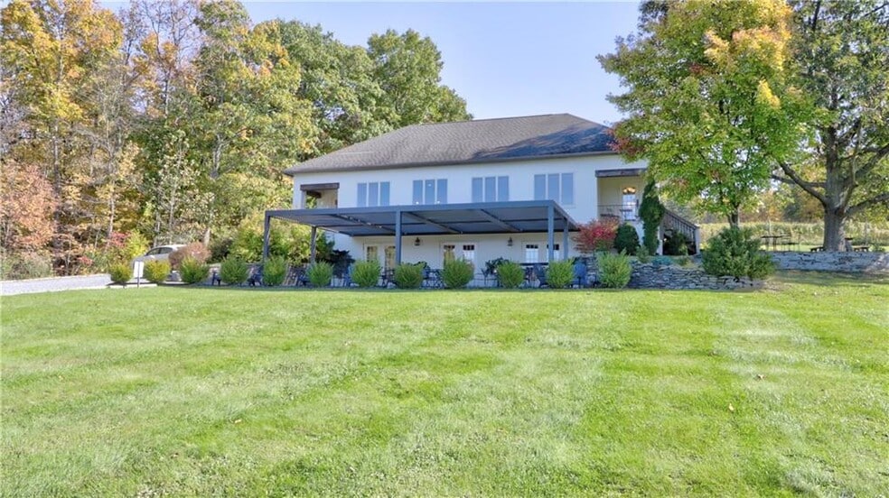 14630 State Route 54, Hammondsport, NY à vendre - Photo du bâtiment - Image 2 de 50