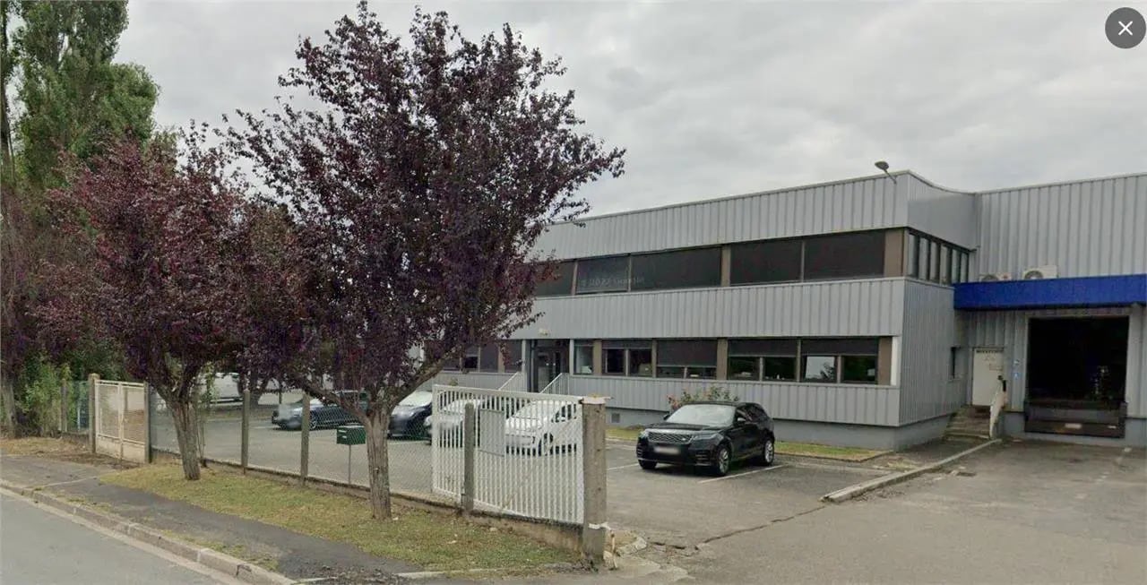 Flex in Louvres for lease Building Photo- Image 1 of 7