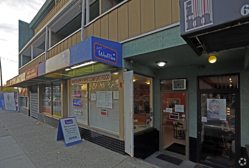3525-3539 E Hastings St, Vancouver, BC for lease - Building Photo - Image 2 of 19
