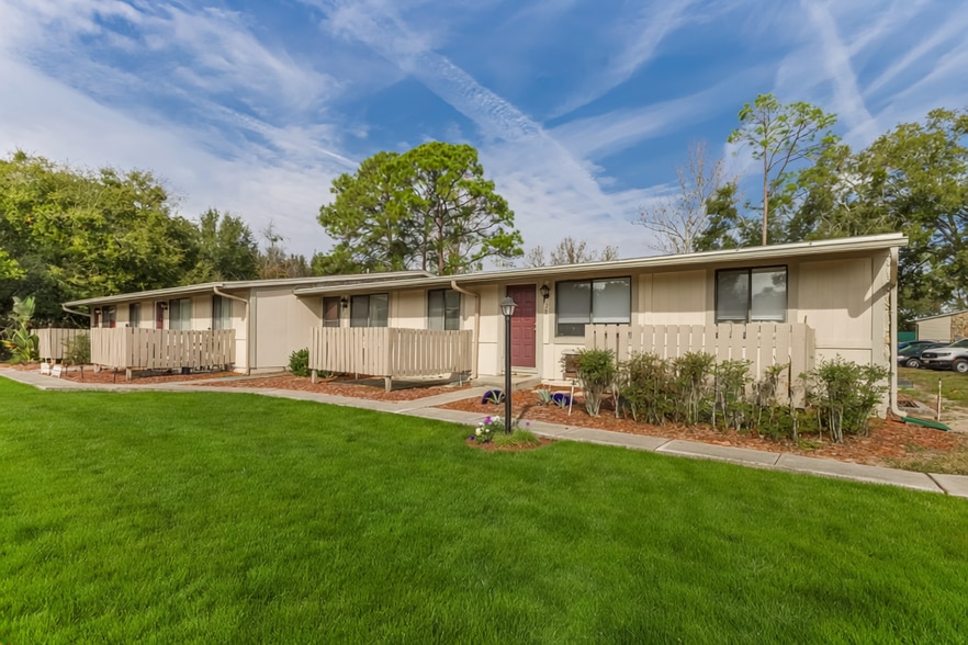 33230 Ryan Dr, Leesburg, FL à vendre - Photo principale - Image 1 de 6