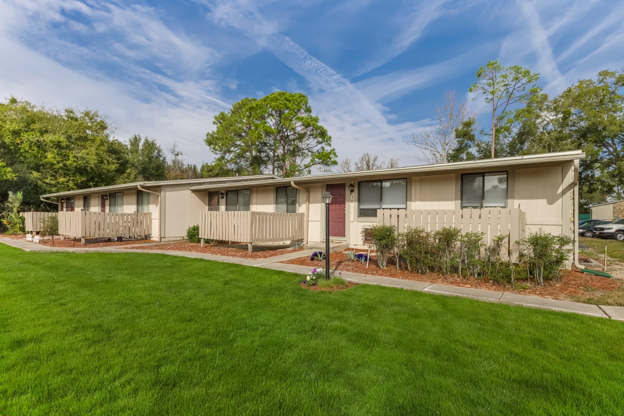 33230 Ryan Dr, Leesburg, FL for sale Primary Photo- Image 1 of 7