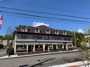 82 Main St, East Hampton, CT à louer Photo du bâtiment- Image 1 de 3