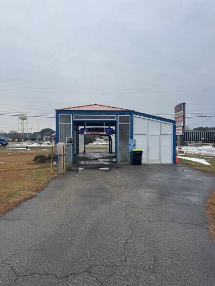 300 Main St, Newton Grove, NC à vendre - Photo du bâtiment - Image 2 de 3