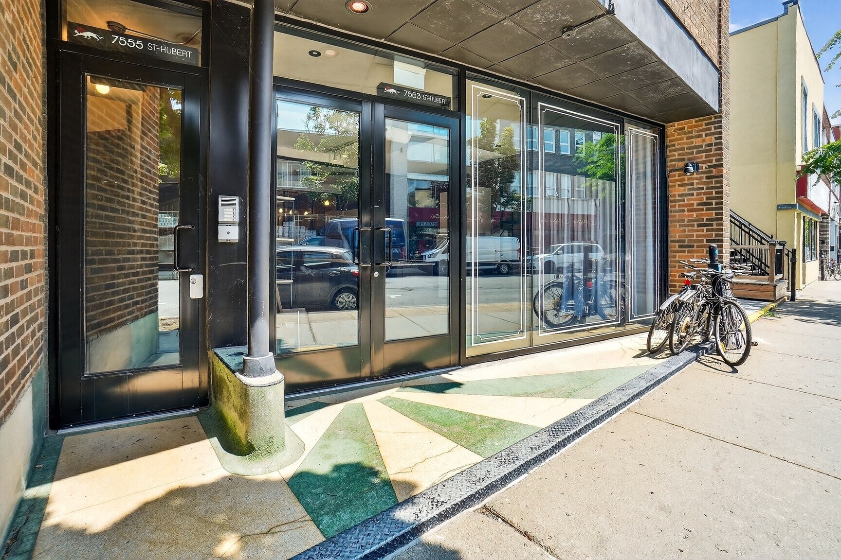 7553 Rue Saint-Hubert, Montréal, QC for lease Primary Photo- Image 1 of 14