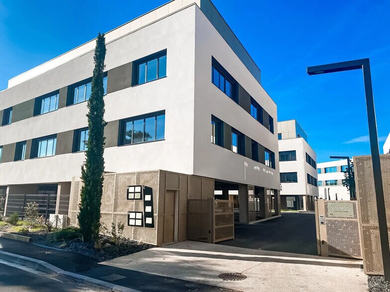 16 Chemin Du Tronchon, Dardilly for lease - Building Photo - Image 1 of 32