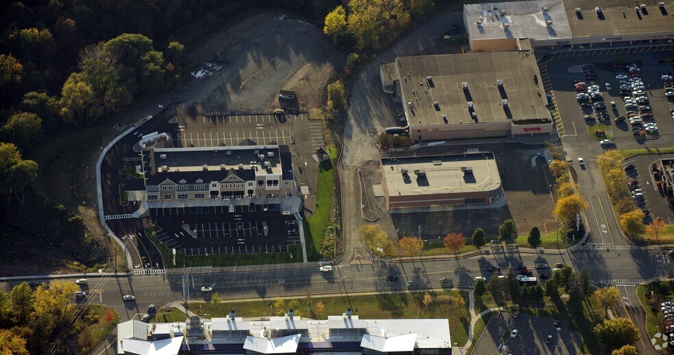 83 Vandenburgh Ave, Troy, NY à louer - Photo du bâtiment - Image 2 de 11