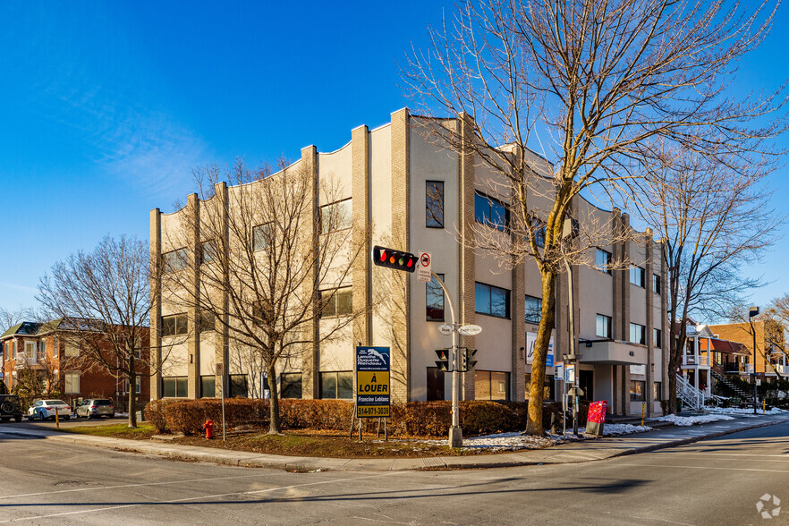 404 Boul Décarie, Montréal, QC à louer - Photo principale - Image 1 de 5