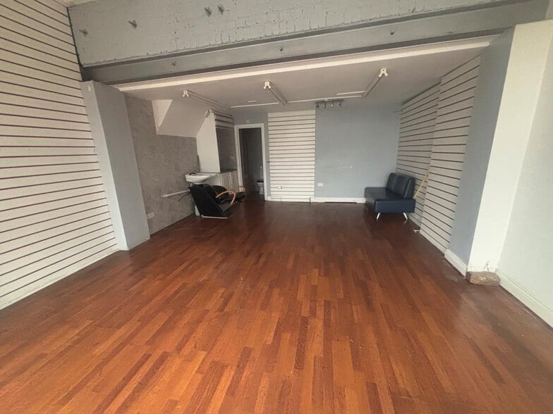 327 Stanstead Rd, London for lease - Building Photo - Image 2 of 2