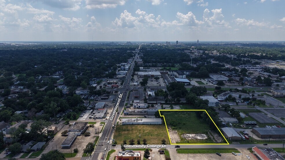 460 Community College dr, Baton Rouge, LA à vendre - Photo du bâtiment - Image 2 de 9