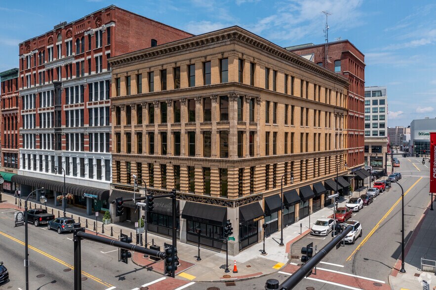 250 Commercial St, Worcester, MA à louer - Photo du bâtiment - Image 1 de 14