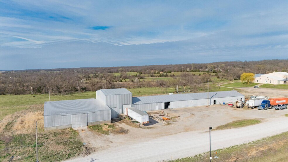 9705 SE 1300th Rd, Humansville, MO à vendre - Photo du bâtiment - Image 3 de 63