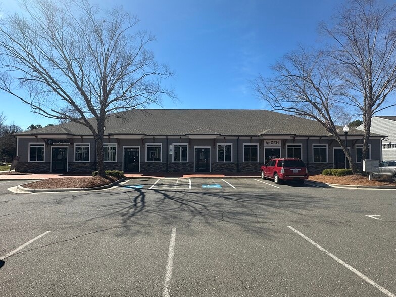 10911 Black Dog Ln, Charlotte, NC for lease - Building Photo - Image 3 of 7