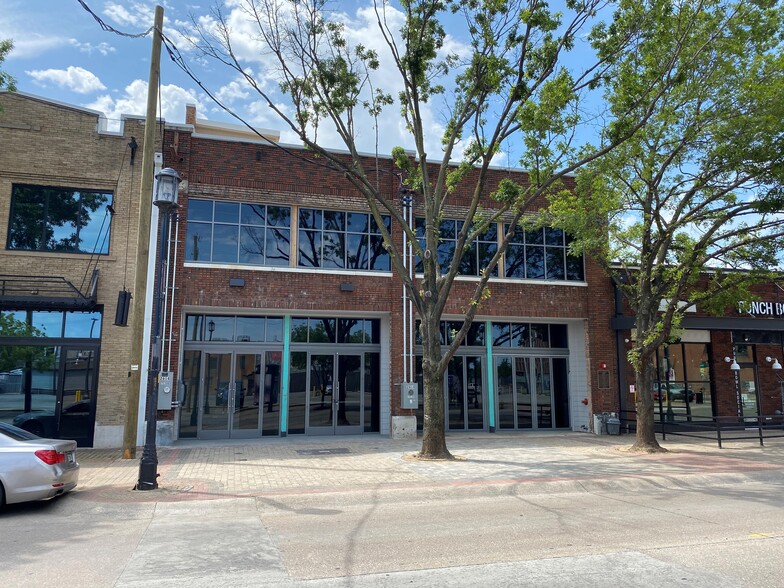 2612-2614 Main St, Dallas, TX for lease - Building Photo - Image 3 of 9