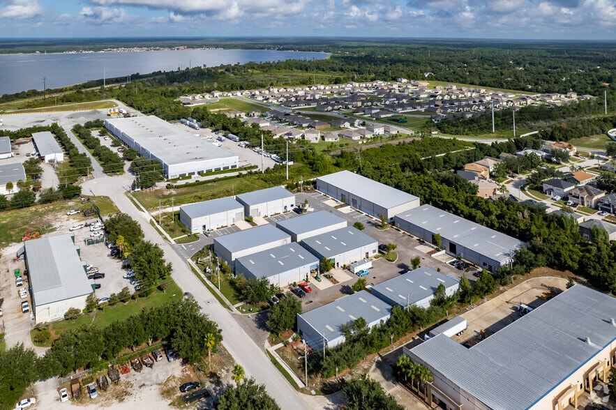 260-278 Springview Commerce Dr, DeBary, FL à louer - Aérien - Image 2 de 4