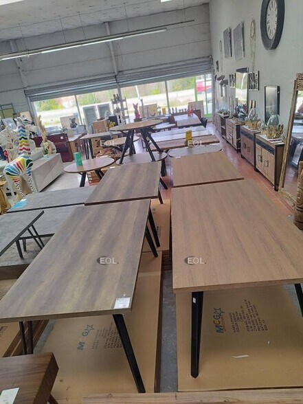 Retail in Vedène for lease - Building Photo - Image 3 of 5