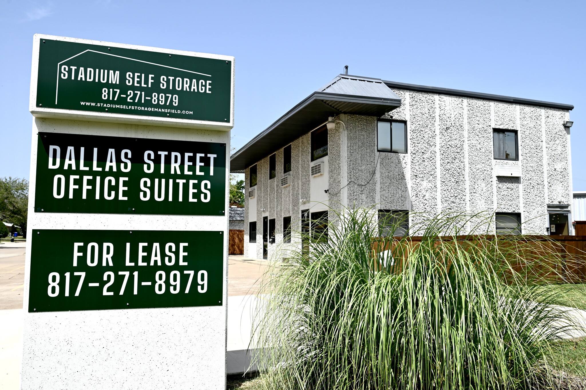 1013 E Dallas St, Mansfield, TX for lease Primary Photo- Image 1 of 10