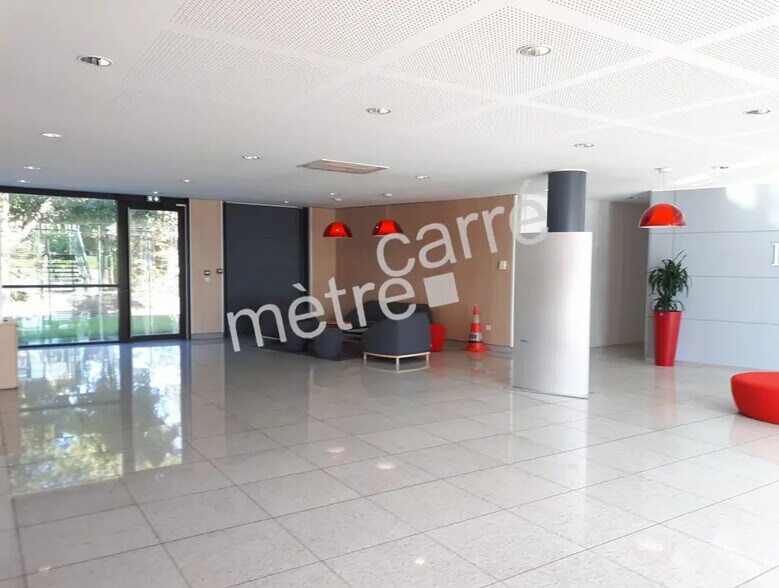 Bureau dans Saint-Herblain à louer - Hall d’entrée - Image 2 de 4