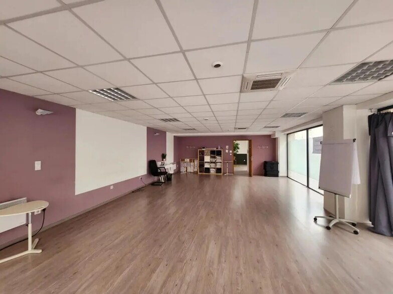 Office in Montpellier for lease - Interior Photo - Image 1 of 12