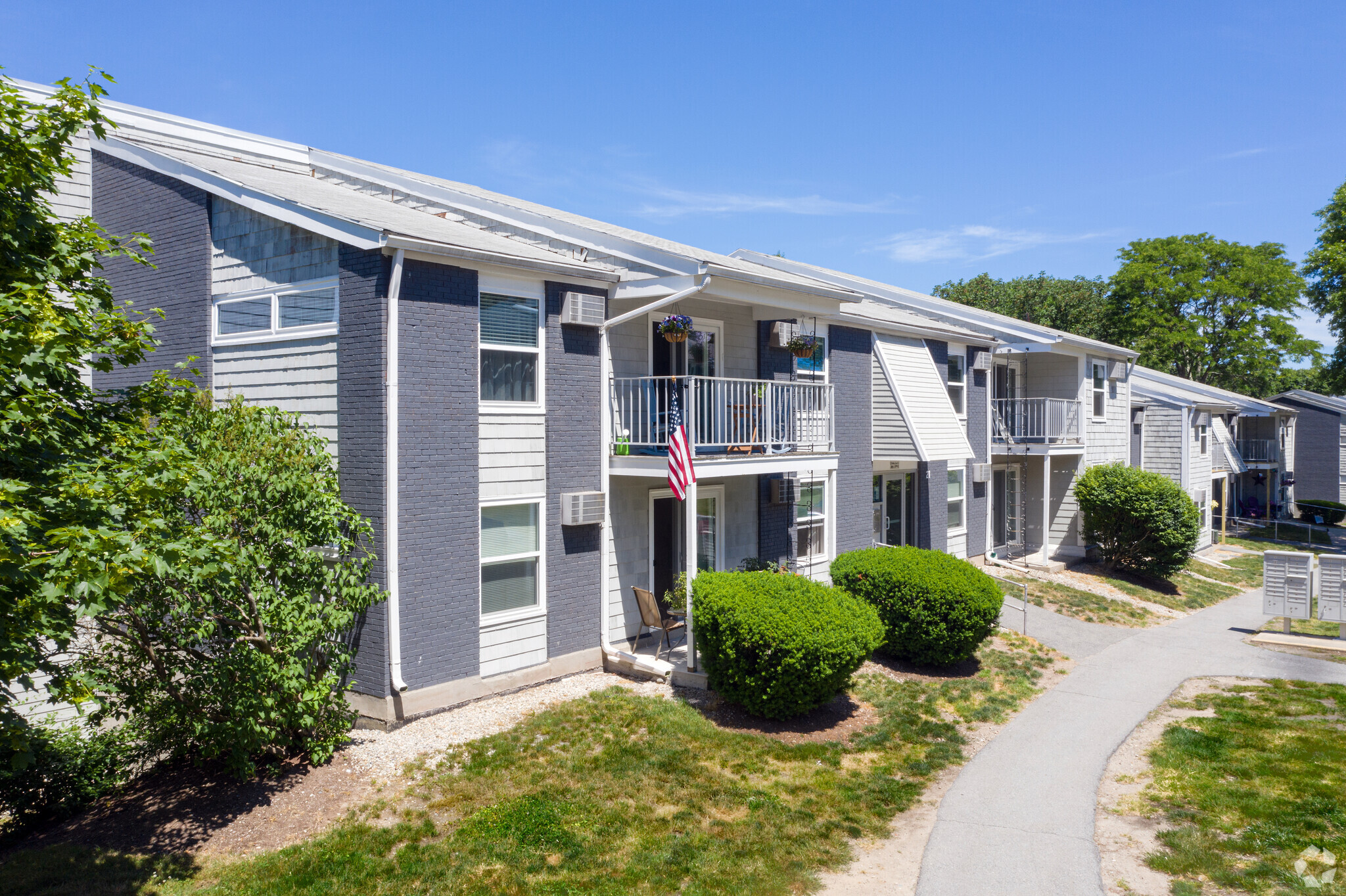 24 Rolling Green Dr, Fall River, MA for sale Primary Photo- Image 1 of 1