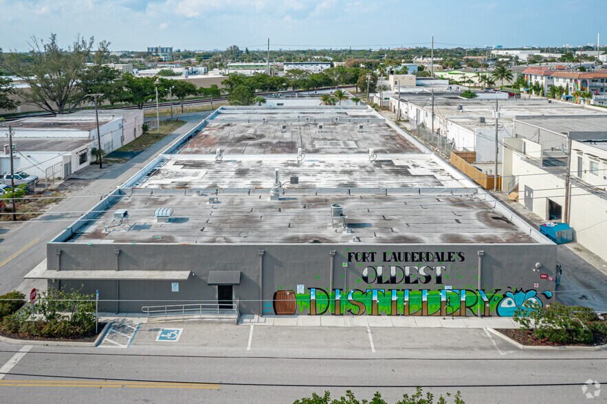1110 NE 8th Ave, Fort Lauderdale, FL à louer - Photo du bâtiment - Image 2 de 3