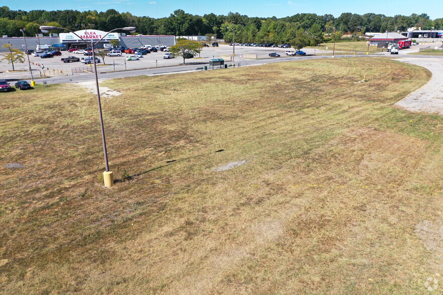 5702 Jefferson Davis Hwy, Richmond, VA à louer - Photo du bâtiment - Image 3 de 6