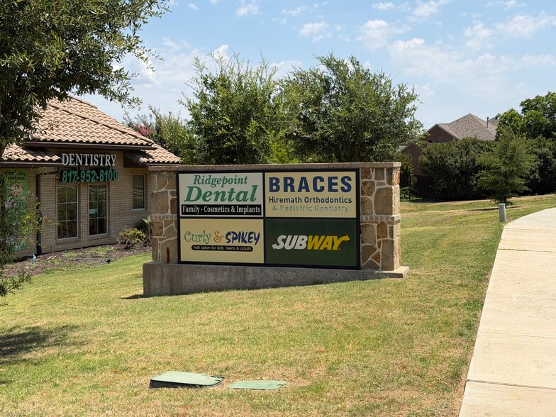 151 Ridge Point Pky, Keller, TX for lease - Building Photo - Image 2 of 9