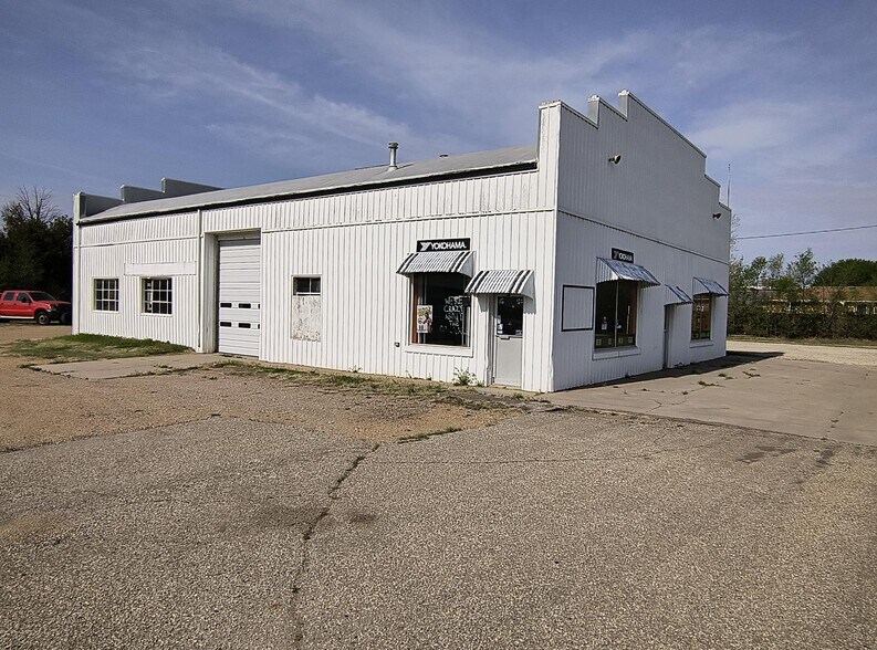 420 N Main St, Otis, KS à vendre - Photo du bâtiment - Image 2 de 23