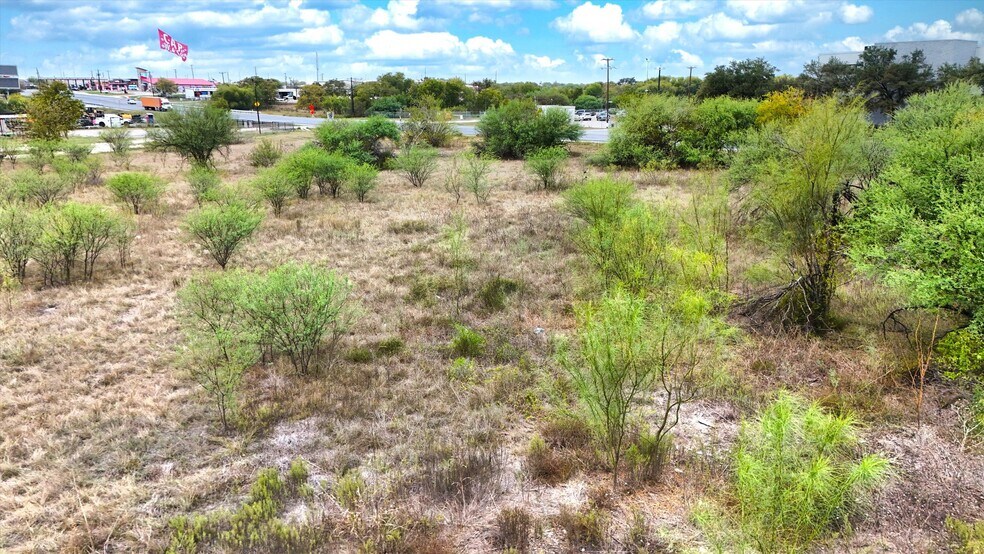 5760 FM78, San Antonio, TX à vendre - Photo du bâtiment - Image 2 de 13