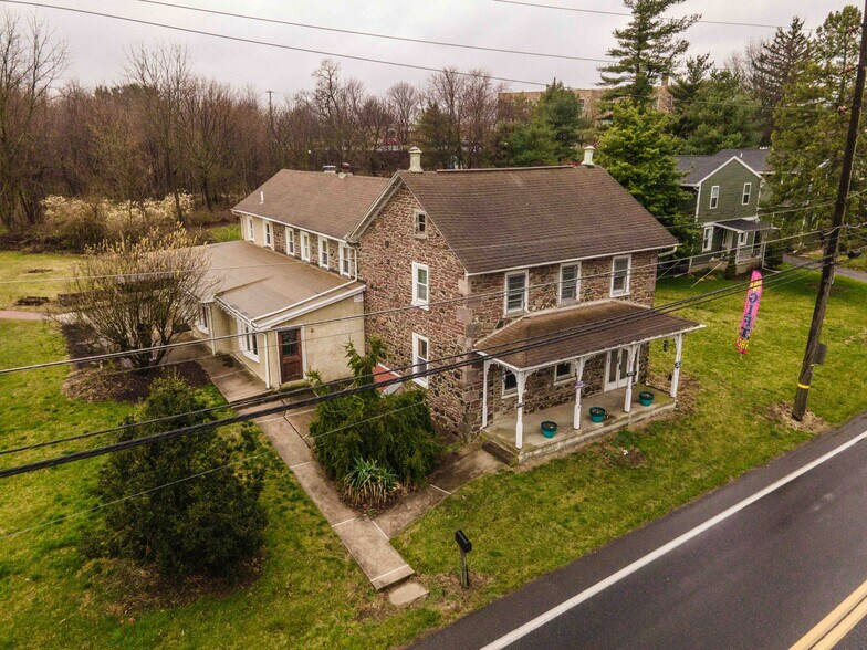 1056 Old Swde Rd portefeuille de 2 propriétés à vendre sur LoopNet.ca - Photo du bâtiment - Image 2 de 8