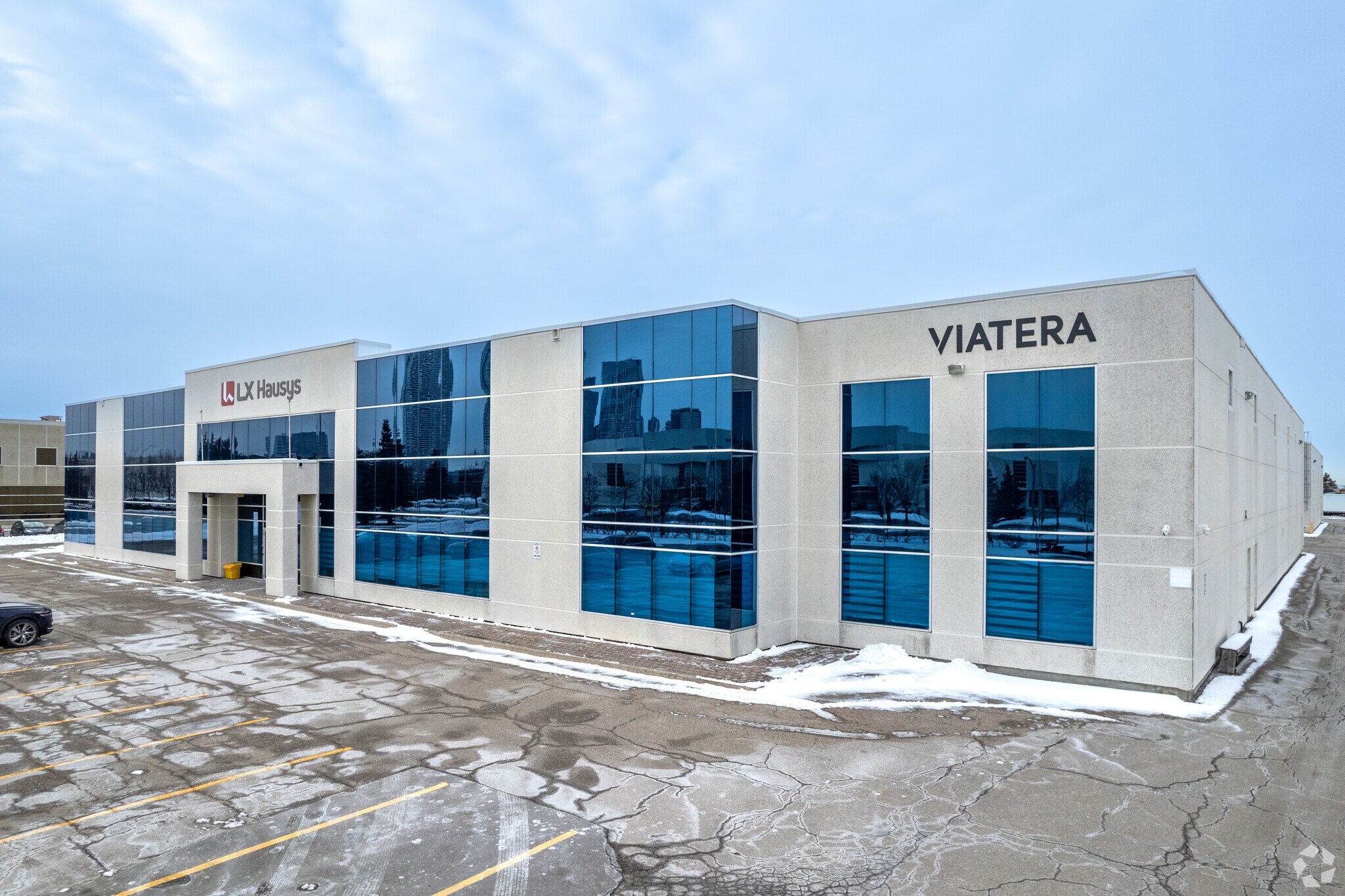 500 Applewood Cres, Vaughan, ON for sale Primary Photo- Image 1 of 1