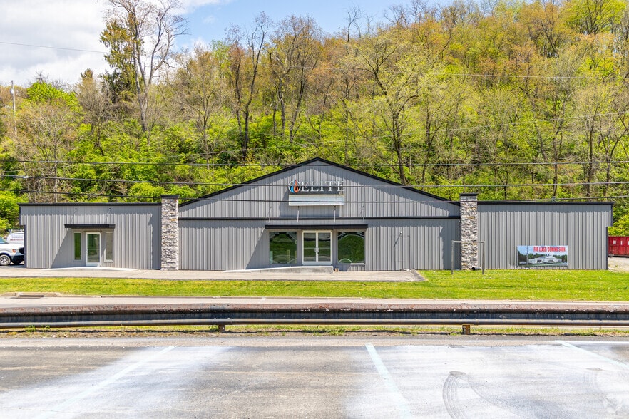 775 Clairton Blvd, Pittsburgh, PA for lease - Building Photo - Image 1 of 18