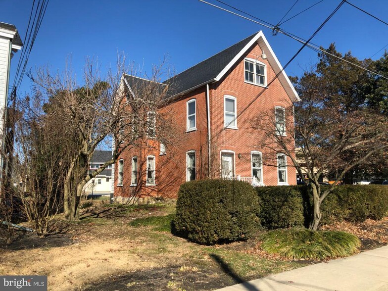 137 E Locust St, Oxford, PA for lease - Building Photo - Image 2 of 4