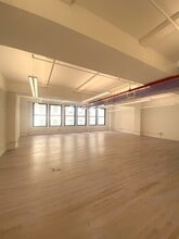 6 E 39th St, New York, NY for lease Interior Photo- Image 1 of 3