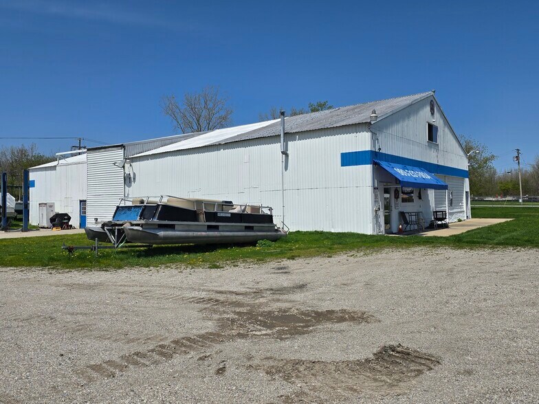 1251 Evergreen Dr, Bay City, MI à vendre - Photo du bâtiment - Image 2 de 15