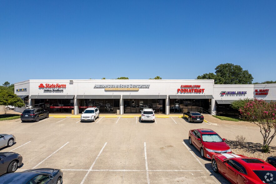 3730 N Josey Ln, Carrollton, TX à louer - Photo du bâtiment - Image 3 de 5