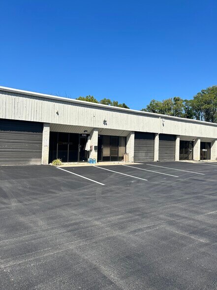 526-540 Enterprise Dr, Erlanger, KY à louer - Photo du bâtiment - Image 1 de 13