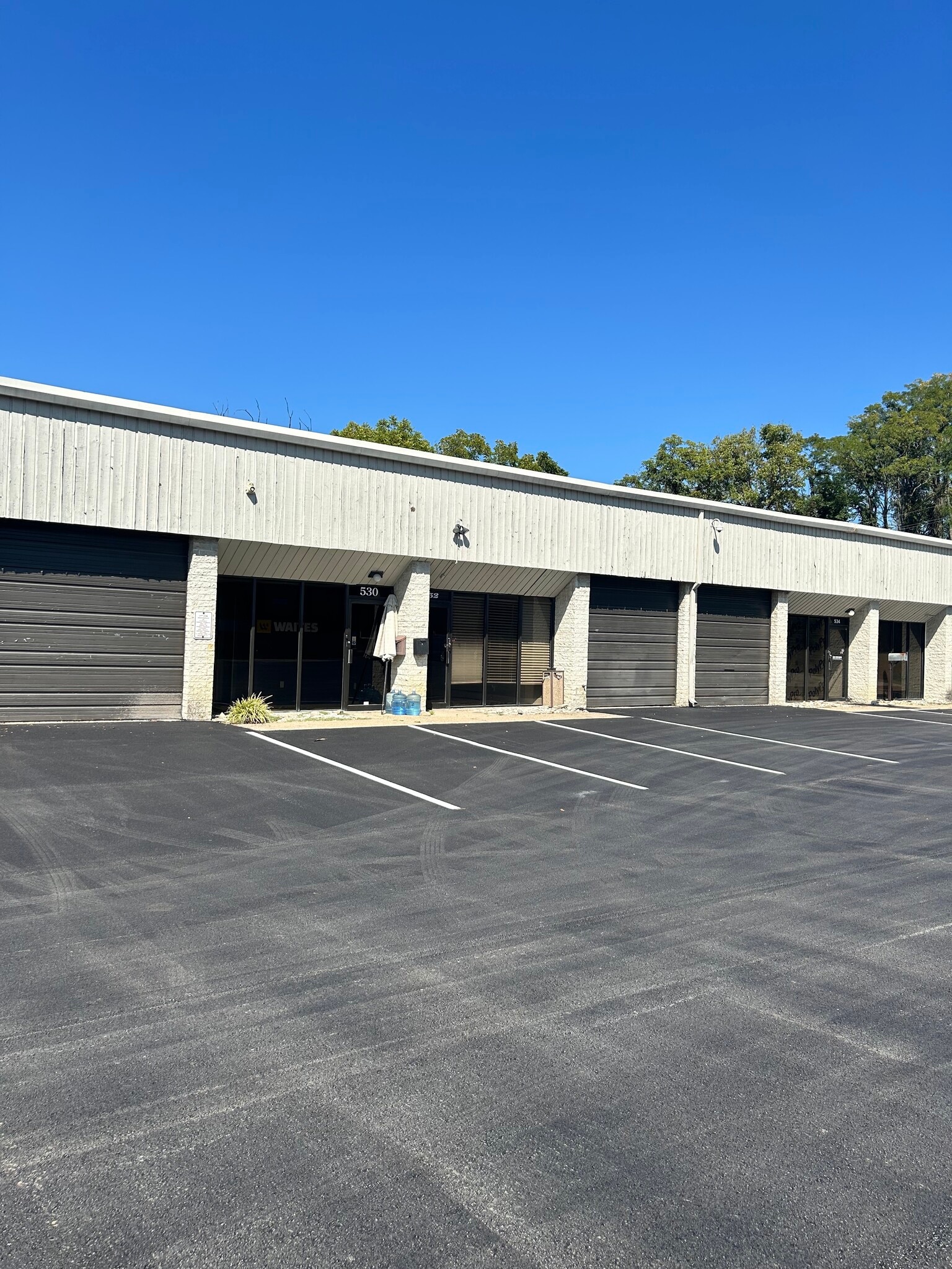 526-540 Enterprise Dr, Erlanger, KY for lease Building Photo- Image 1 of 14