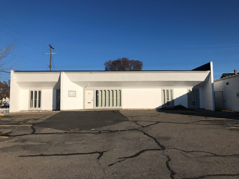 228 W Indiana Ave, Spokane, WA for sale - Building Photo - Image 2 of 6