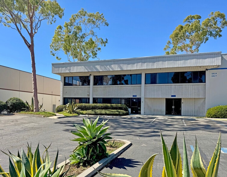 1027 Cindy Ln, Carpinteria, CA for lease - Building Photo - Image 1 of 8