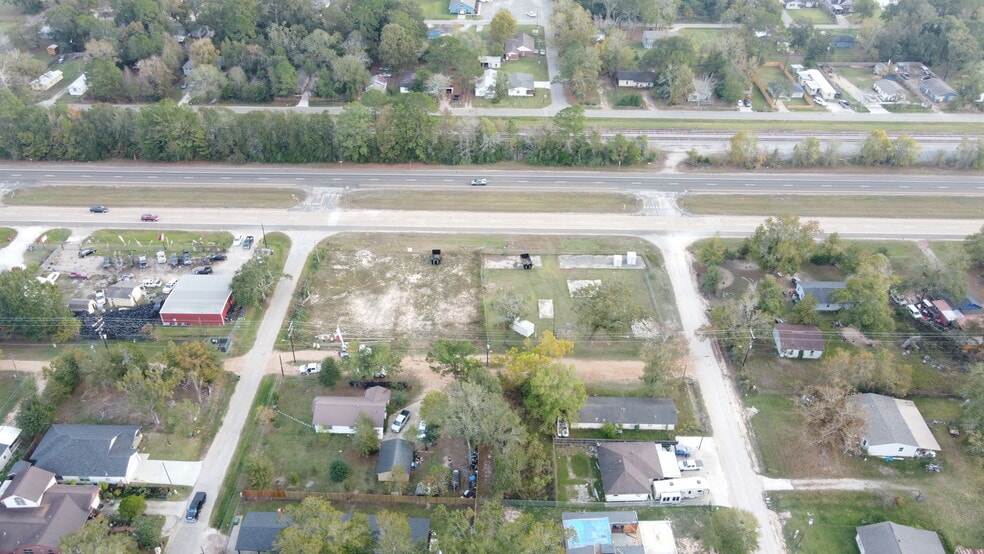 105 Orange St, Cleveland, TX for sale - Building Photo - Image 2 of 3