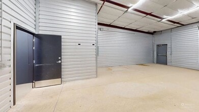 8114 City Base Landing, San Antonio, TX for lease Interior Photo- Image 2 of 6