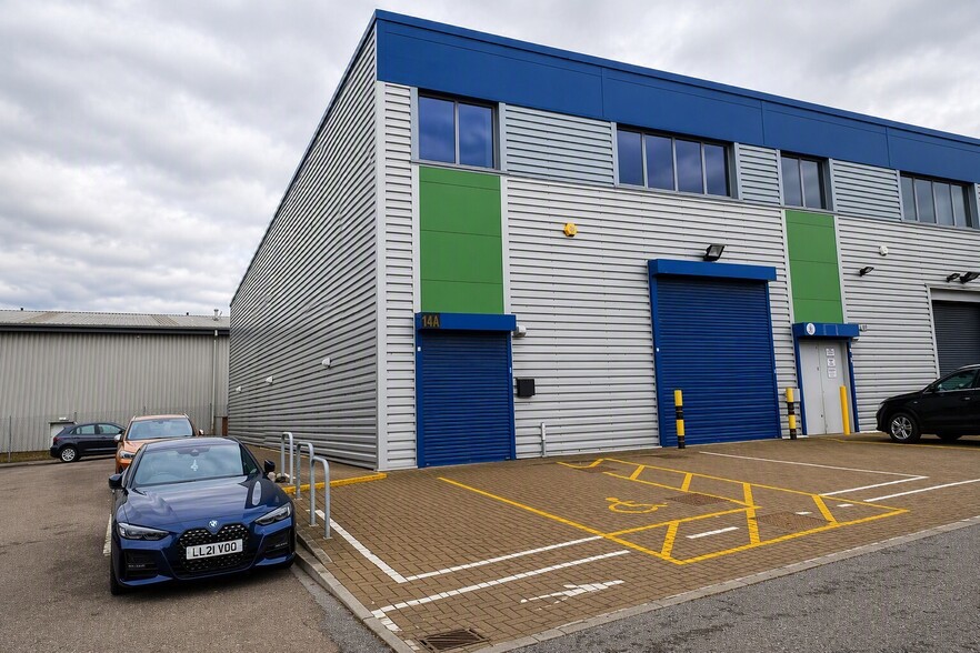 Tewin Ct, Welwyn Garden City for lease - Building Photo - Image 2 of 13