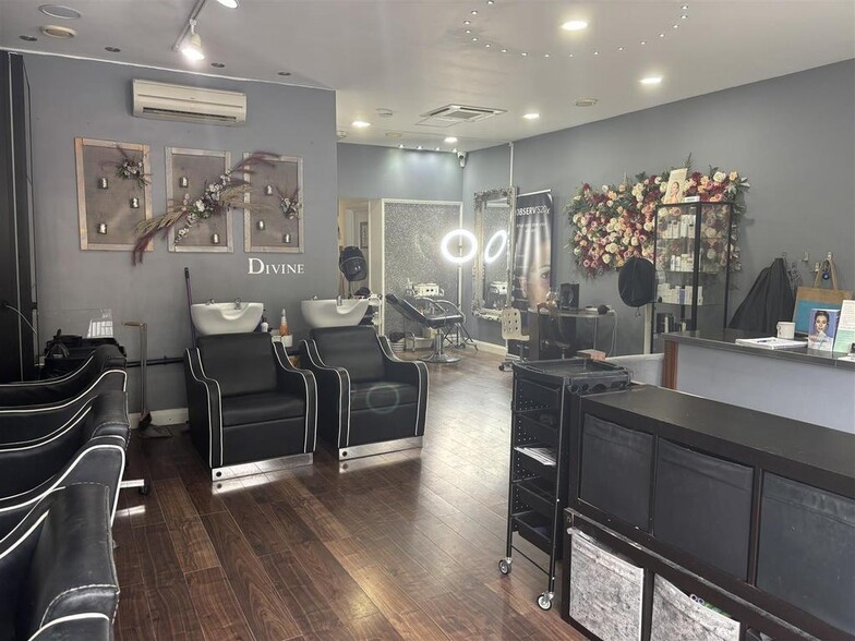 Joel St, Northwood à louer - Photo du bâtiment - Image 3 de 10