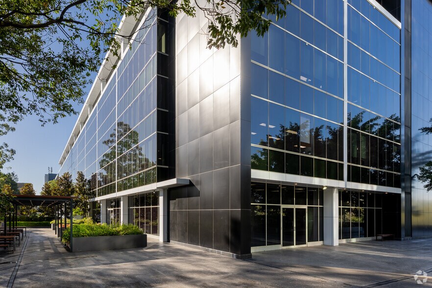 1 Epping Rd, NORTH RYDE à louer - Photo du bâtiment - Image 2 de 4